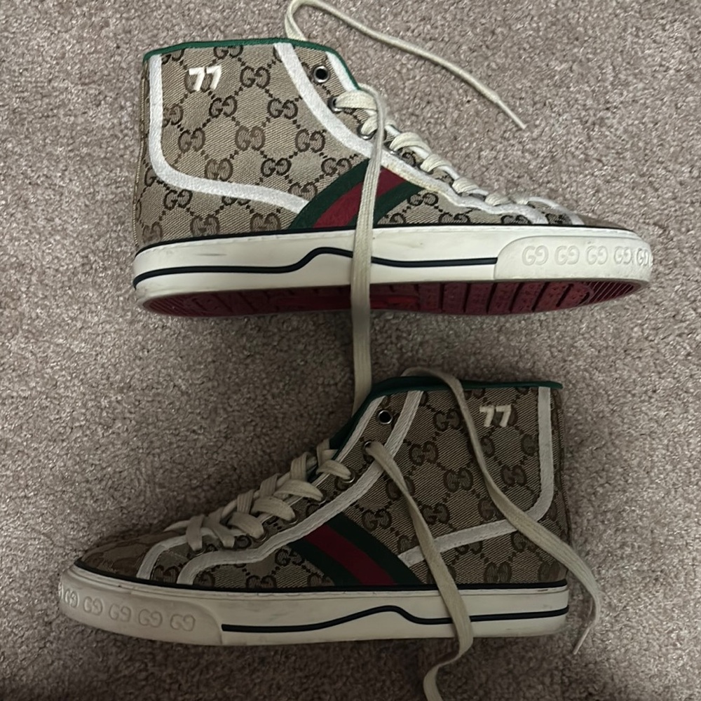 Gucci Cream and Green Sneakers with Iconic Design - Picture 6 of 7